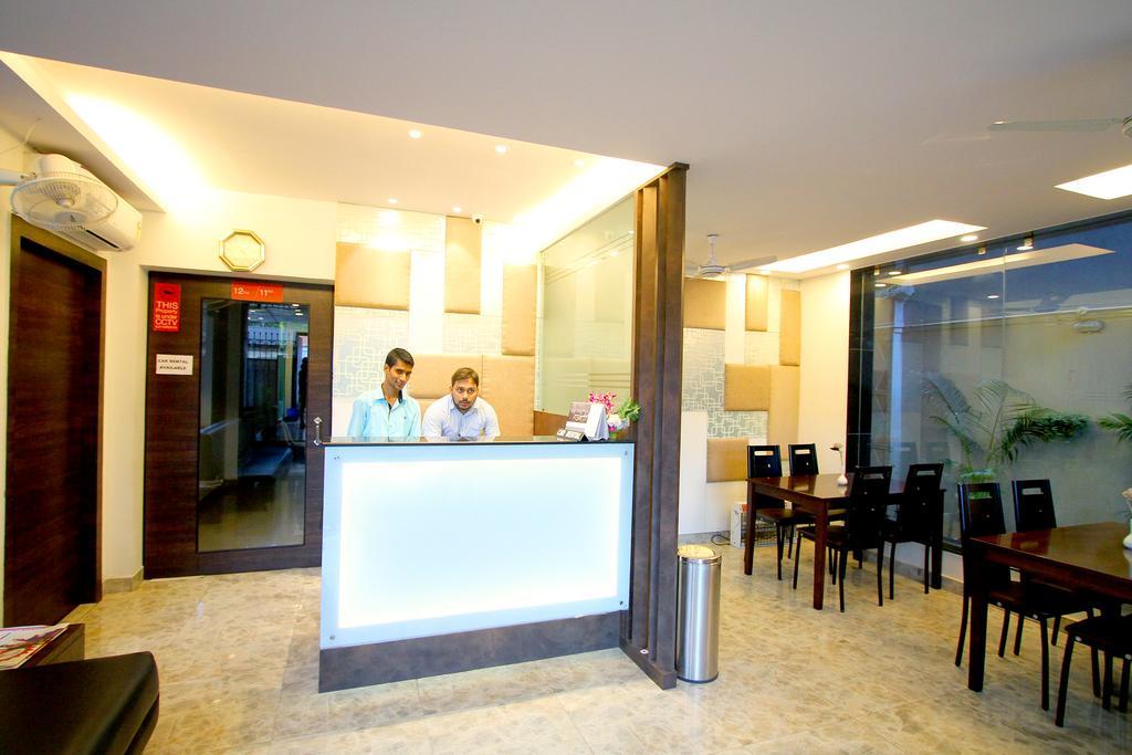克雷斯特酒店 加尔各答 外观 照片